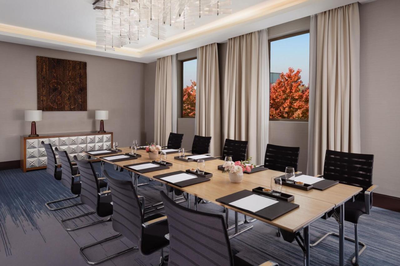 The St. Regis Astana Hotel Exterior photo Meeting room