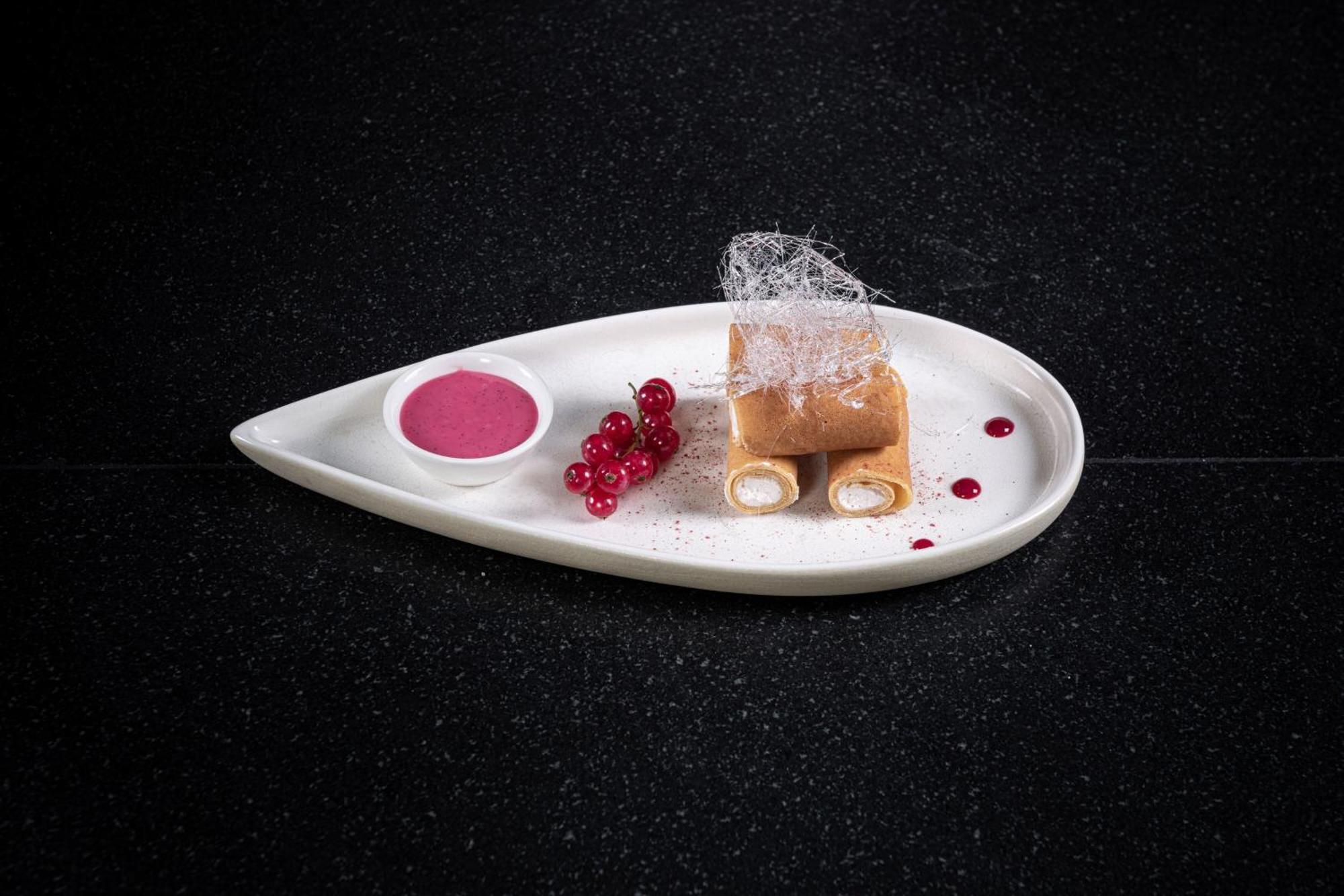 The St. Regis Astana Hotel Exterior photo A dessert