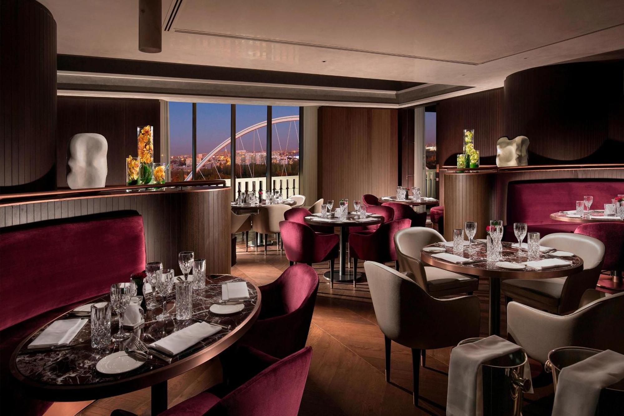 The St. Regis Astana Hotel Exterior photo The interior of the restaurant
