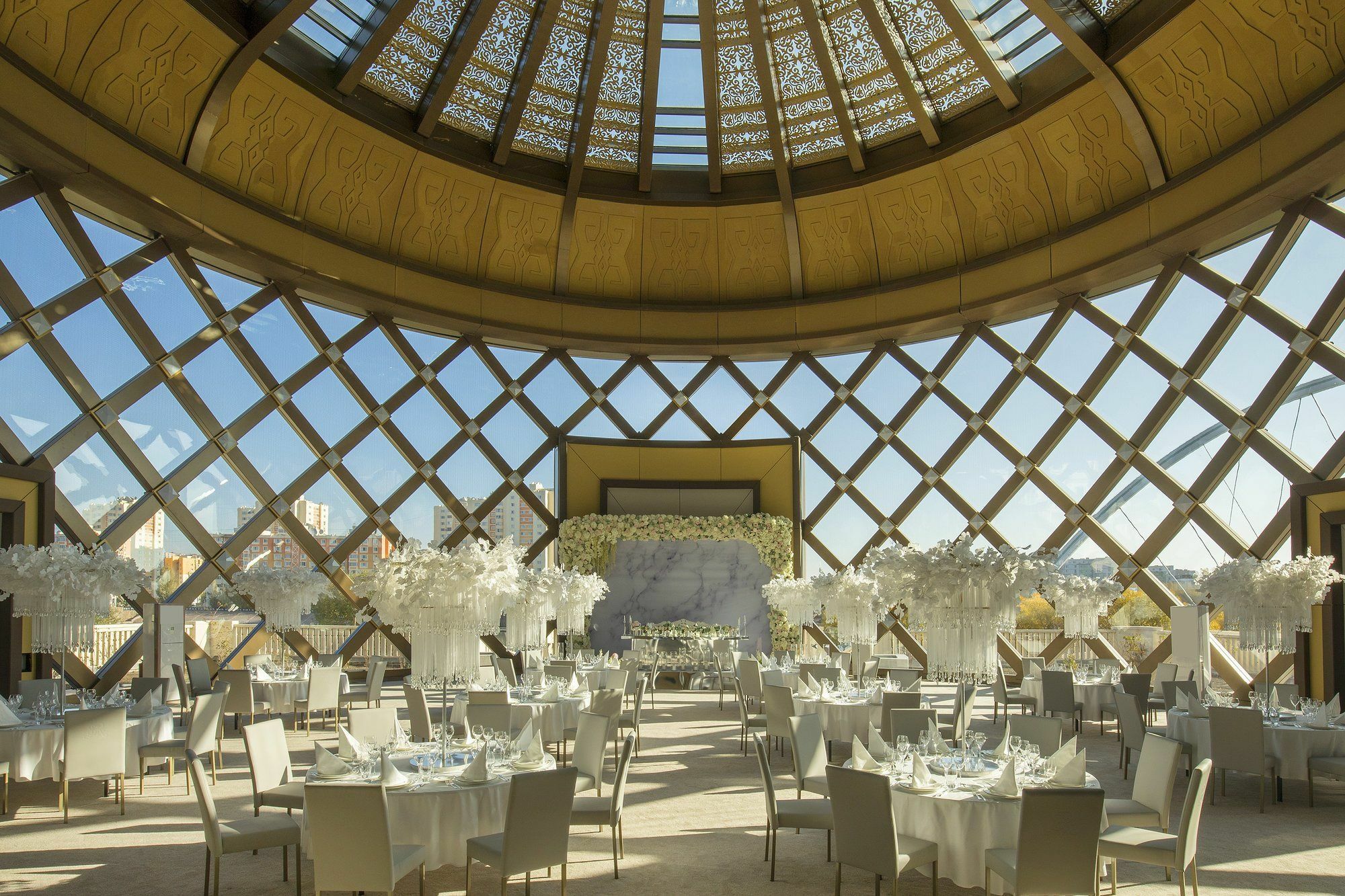 The St. Regis Astana Hotel Exterior photo The interior of the restaurant